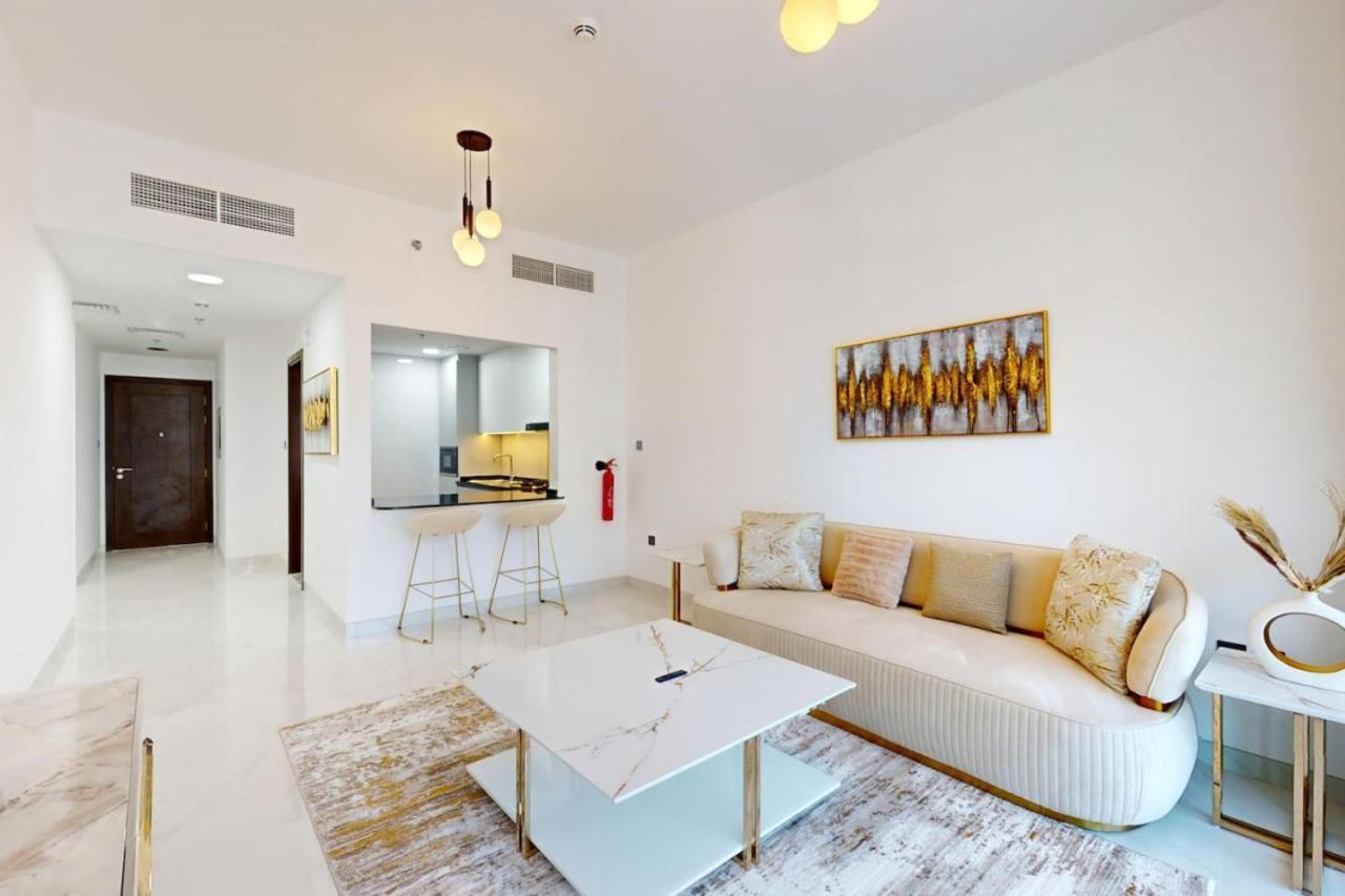 Uni Estate - Fresh One Bedroom Apartment